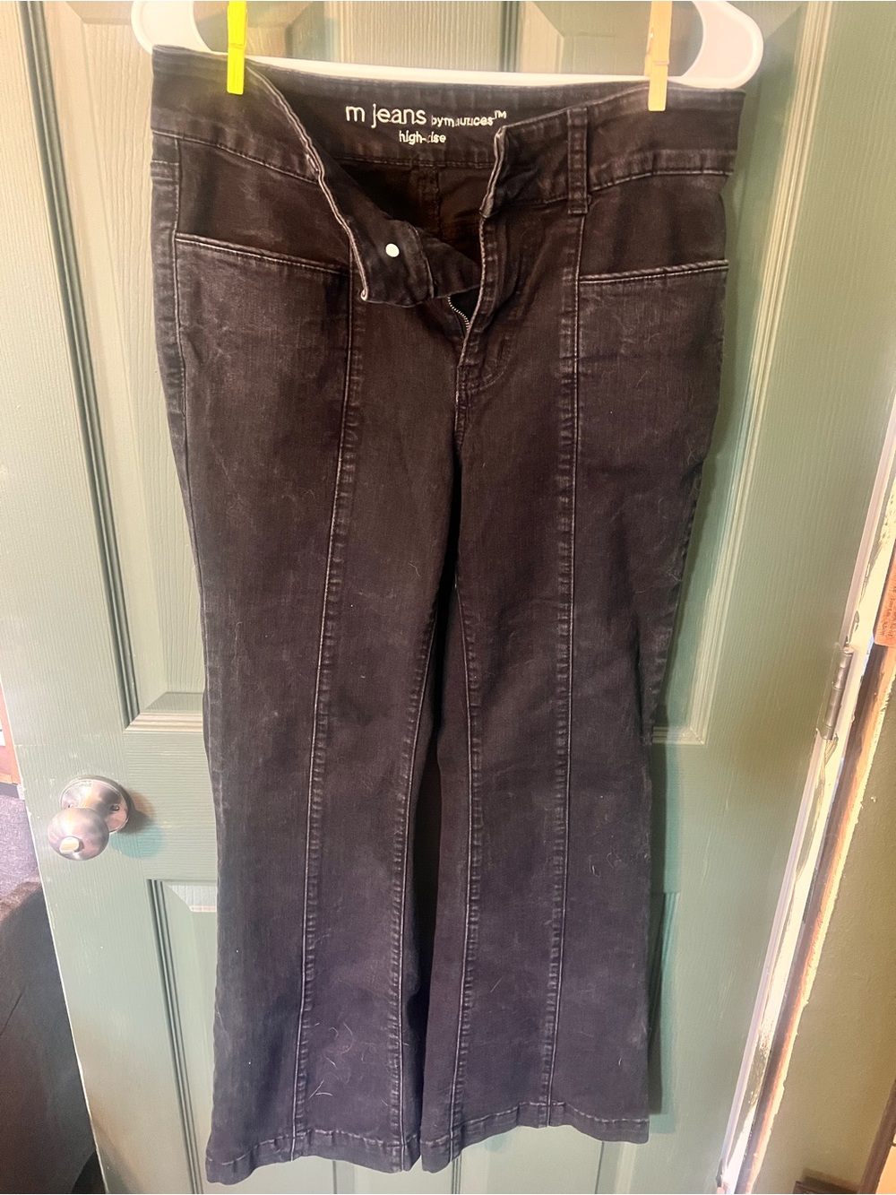 Size 8. Maurices Black High Rise Jeans with Front Seam Detail